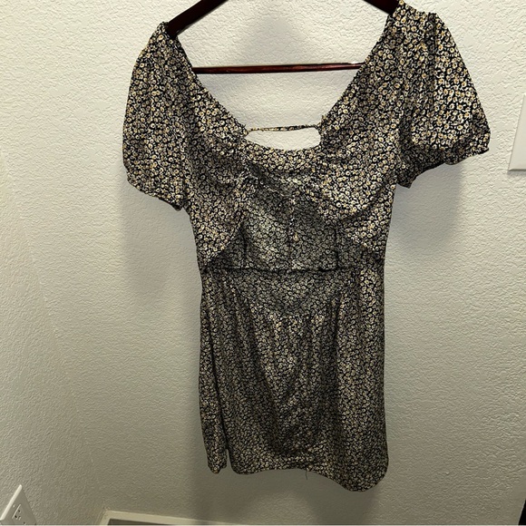 Lily Rose Black and Yellow Fitted Puff Sleeve Mini Dress - Picture 3 of 10